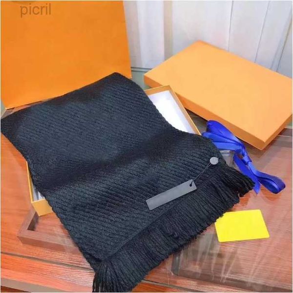 Écharpes en laine d'hiver Écharpe en cachemire de luxe Hommes Femmes Haut de gamme Designer Classique surdimensionné Big Letter Pattern Pashmina Shawl Neckerchiefs New Long Wraps