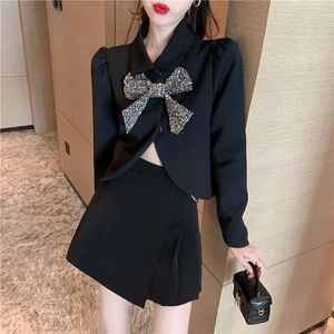 Vestidos de trabajo 2023 otoño recortado trajes de moda coreana mujeres negras arco manga larga ajustado Sexy Crop Top Mini falda conjuntos de dos piezas