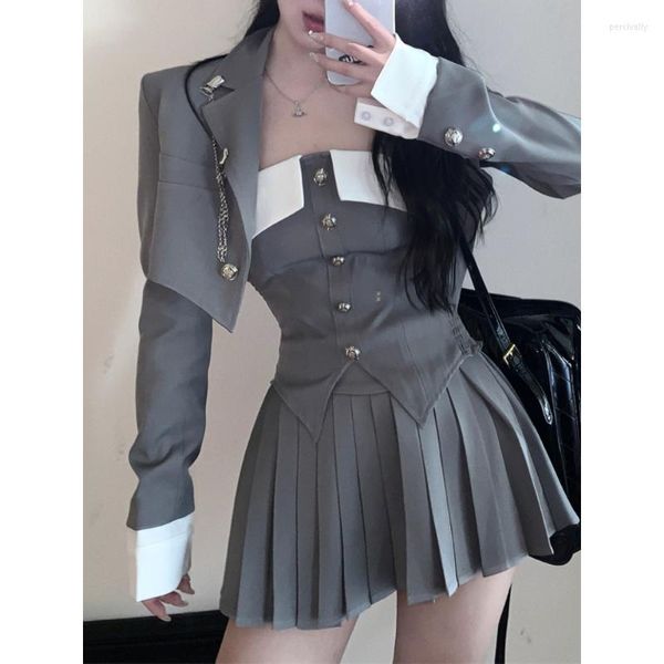 Robes de travail 2023 printemps pour femmes Style coréen gris costume manteau plissé Mini jupe 2 pièces ensembles moulant rétro Y2k