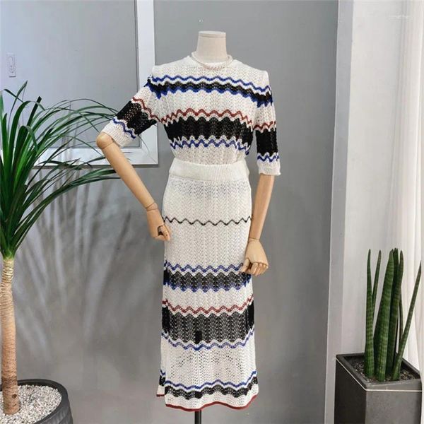 Vestidos de trabajo 2023 moda de verano conjuntos de 2 piezas para mujer delgada coreana seda de hielo onda raya Slim-fit suéter falda traje de dos piezas mujeres