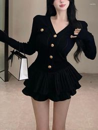 Robes de travail 2024 Automne Korea Fashion Knitted Suit Black Slim 2 pièces Jupe Set Casual Elegant Elegant Femmes Outwear Y2K Mini