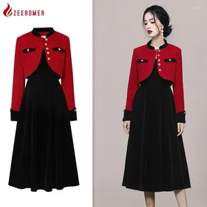 Werkjurken 2024 Herfst/winter Hoogwaardige mode Red Tweed Jacket Black Velvet Ball Jurk Midi Dress 2 -Piece Party Elegant Outfits