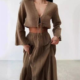 Robes de travail 2024 Ensemble de deux pièces solides pour les femmes à manches longues en V Shirts à cou de gamme Split une jupe de ligne tenues Summer en coton en coton.