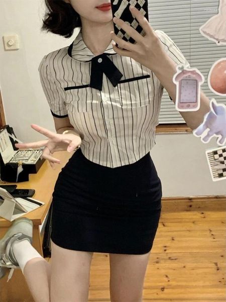 Robes de travail 2024 Spring Japanese Jupe Suit Femme Kawaii Y2k Party 2 Pieces Set Casual Striped Chemis Tentifit Bodycon Mini Mini Chic