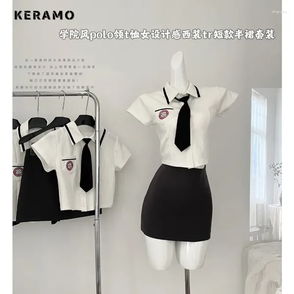 Robes de travail 2024 Summer Preppy Style Plaid JK jupe Uniforme Two Piece Set Femmes Blanc Crop Top Black Short Sexy 2