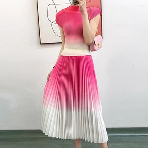 Vestidos de trabajo 6 colores Cuello alto elegante Camiseta de manga corta estirable Falda degradada rosa de cintura alta Trajes de mujer de dos piezas Casual