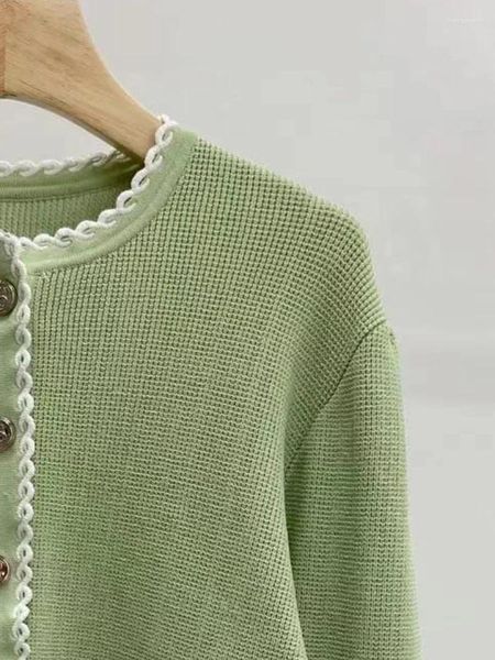Vestidos de trabajo Otoño e invierno Conjunto verde Bordado de encaje Manga de burbuja Cárdigan Abrigo Media falda