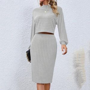 Abiti da lavoro Autunno Inverno Solido a righe Abiti eleganti da donna Casual Pullover semplici e gonne a tubino Eleganti set femminili sottili in due pezzi