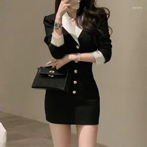 Werkjurken Zwart Y2K mini -jurk vrouwen Koreaanse stijl 2 -delige set crop tops jas jassen korte rokken elegante 2024 veer DD493