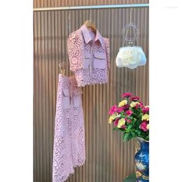 Vestidos de trabajo Diseñador de marca Oficina de la Oficina de la mujer Camisa de encaje de manga corta Faldas de lápiz rosa bordado de dos piezas Sets de mujeres una línea