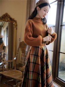 Werkjurken Britse stijl Vintage 2-delige jurkset Gebreide trui met lantaarnmouwen Geruite tweed Lange rok Damesoutfits Middeleeuws pak