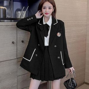 Robes de travail Célébrité A en forme de rue Thin Street High Class Clit à nœuds Couet Motage Jupe plissée Trois pièces Matching Sets for Women JK Uniforme