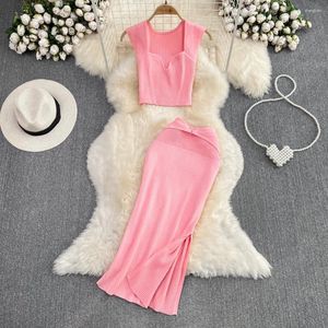 Robes de travail chic doux crochet deux pièces ensembles sexy sans manches col en v débardeur court avec jupe de mode coréenne vacances décontractées