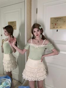 Vestidos de trabajo Conjuntos lindos de 2 piezas Mujeres Bow Lace Trim Tops Tee Multilayer Falda Lolita Set para Sweet Girl Kawaii Ropa
