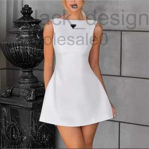Robes de travail Designer 2024 Nouvelle robe sexy avec une robe arrière découpée QSW3 CFOZ