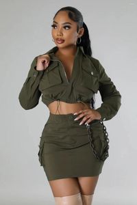 Robes de travail Echoine Army Green Mini Jupe Ensemble Deux Pièces Cargo Manches Longues Col Rabattu Poche À Fermeture Éclair Crop Top Veste Courte Automne