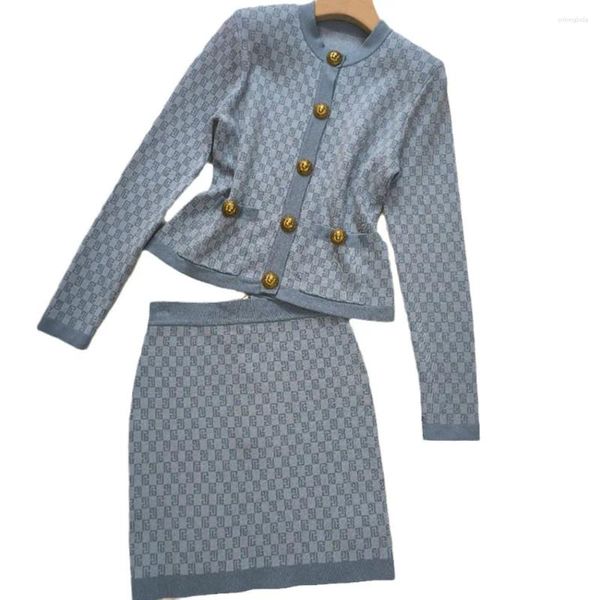 Vestidos de trabajo Elegante estilo francés 2024 Lady Spring Knit Cartas Traje O-escote Manga larga Cardigan Slim Mini Falda Mujer Casual 2 piezas