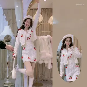 Robes de travail mode Slim Cardigan tempérament costume Mini jupe ensembles femmes automne hiver coréen fête pull femme chaud V18