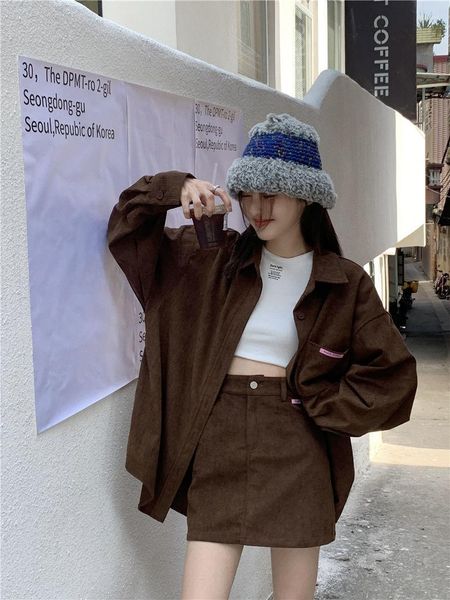 Vestidos de trabajo Traje de moda Diseño de mujer Sentido etiquetado Camisa de pana Chaqueta Una palabra Falda delgada de medio cuerpo Falda de dos piezas Primavera