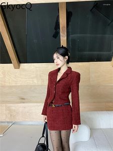 Robes de travail gkyocq rétro rouge enveloppant en tweed veste en tweed small collier parfumé à manteau court taille haute jupe mince féminine en deux pièces