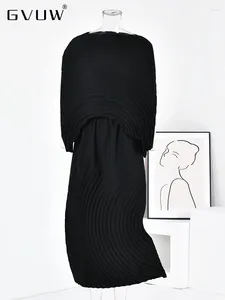 Werkjurken GVUW Modekunstwerk Geplooide tweedelige set Dames Elegante O-hals Top Onregelmatige elastische taillerok 2024 Zomer 17G1899