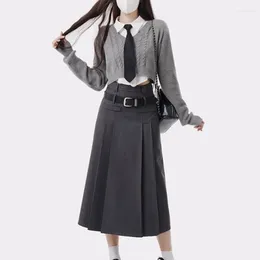 Robes de travail Harajuku Mode 3 pièces Ensemble Femme Chemise décontractée Pull tricoté court Taille haute Gris Midi Jupes Preppy Style Costume 2024