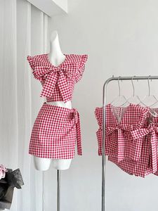 Werkjurken Hoge kwaliteit Gyaru Outfits 2 -delige rokset Sailor kraagvest Hight Taille geplooide Red Plaid 2000s Aesthetic Clubwear