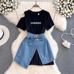 Robes de travail Fashion coréenne Two Piece Jirt Set Femmes Summer Summer Short T-shirt Robe haute taille A-Line Denim Mini Tenues élégantes