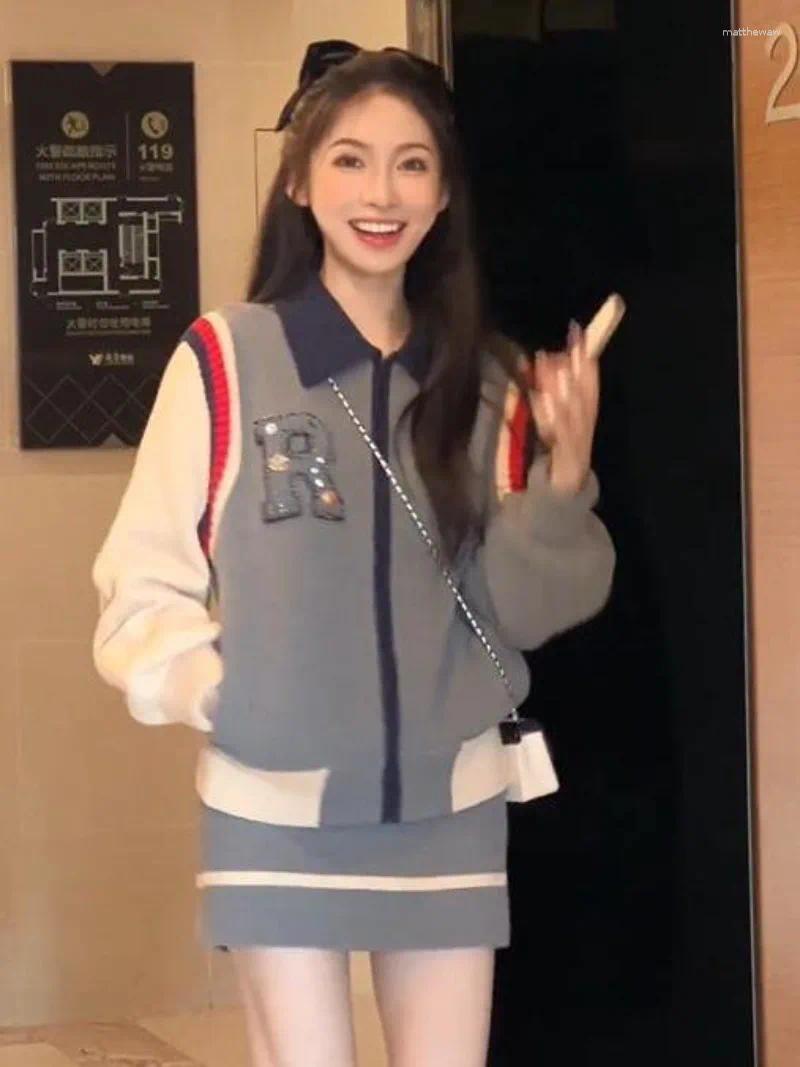 Robes de travail coréen tricot de baseball de base de baseball ensembles femmes parfums doux épisser manteau hauteur jupe de taille sport automne gris deux pièces
