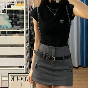 Werkjurken Koreaans zoete halfturtleneck stretch gebreide t-shirt en grijze sexy mini rok 2024 zomer eenvoudige vrouwen slanke tweedelig sets
