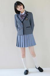 Robes de travail Version coréenne de l'uniforme de filles Uniforme à 7 pièces High Plaid Mini jupe costume Jacket Grey