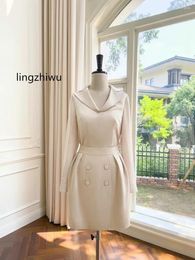 Robes de travail Lingzhiwu Jupe Set Designer Automne Femme Femelles Élégant Streetwear Suit Twinset Arrive