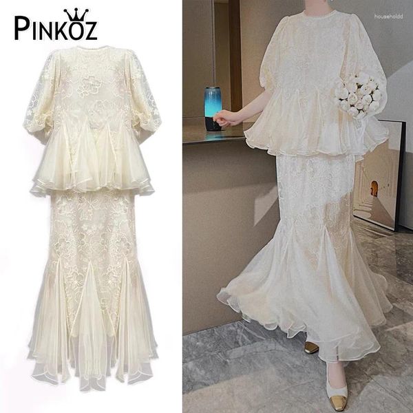 Vestidos de trabajo Pinkoz Runway Designer Blanco Conjunto de dos piezas Rebordear O-cuello Manga abullonada Tops Tops Sirena Volantes Faldas Bordado Encaje