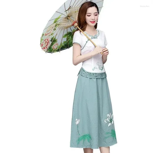 Robes de travail Single / Costume Plus taille 5xl Ensembles féminins 2024 Fat MM Style chinois Mother Hanfu Amélioration des combinaisons de jupe top élégante Elegant White Top