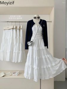 Robes de travail Spring coréen jupes chics pour femmes Sweet Girl White Lace Camisole Brave Navy Bleu Cardigan Cake Halp Jirt Three Piece
