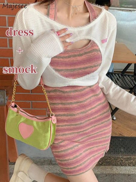 Robes de travail Été 2 pièces sets Femmes Sweet Striped Halter Mini Hollow Out Smock Crop Tops Suncreen Streetwear College Girls