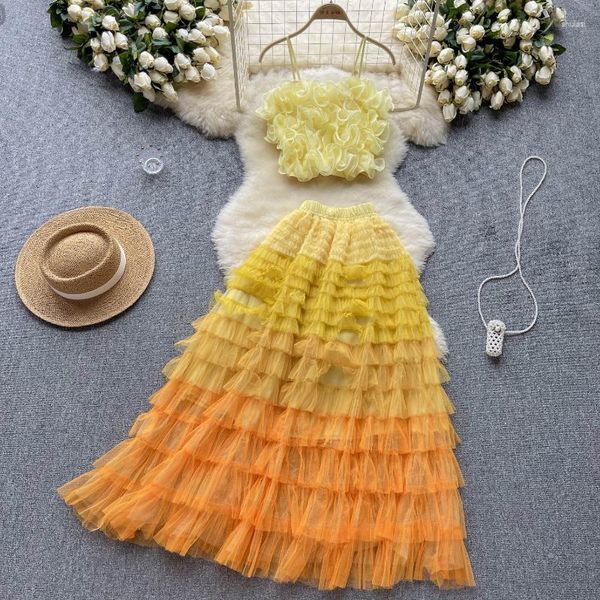 Vestidos de trabajo Falda superior degradada de verano Conjunto de ropa de 2 piezas Correa de espagueti Flores 3D Crop Cakee Capas de tul A-line Maxi Faldas largas