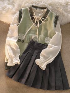 Robes de travail costume trois pièces pour les femmes printemps Matcha vert tricoté gilet Girly chemise blanche jupe plissée noire style collège FemaleWork