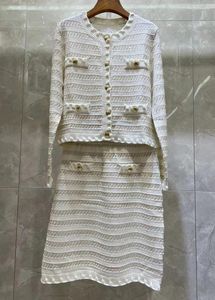 Robes de travail Sigle de pull de qualité supérieure 2024 Automne créateur de mode d'hiver Femmes Couleur Bloc en tricot Cardigan Kirt-Longue