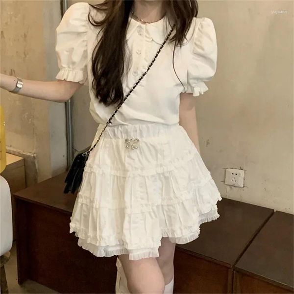 Vestidos de trabajo Chica blanca Verano Moda simple Trajes de 2 piezas Lindo dulce Muñeca Collar Manga abullonada Camiseta Top Cintura alta Mini Conjuntos de falda de pastel