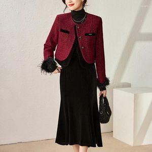 Robes de travail hiver 2 pièces jupes ensembles pour femmes à manches longues veste en tweed manteau et jupe en velours femme vintage deux pièces ensemble mince