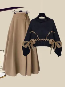 Vestidos de trabajo Invierno Francés Retro Cálido Conjunto de 2 piezas para mujeres Trajes Coreano Lace Up Vendaje Suéter de punto Conjuntos de falda de lana de cintura alta