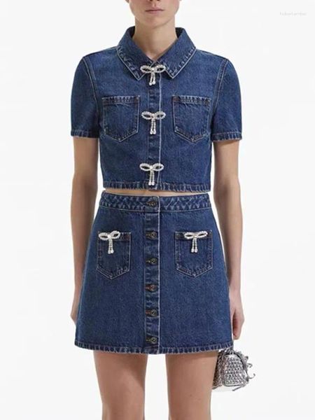 Robes de travail Femmes Blue Denim Shirts à manches courtes ou mini-jupe Ensemble en strass Shird-Down Turn-Down Style A-Line Summer 2024