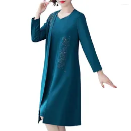 Robes de travail Femmes Habills Suit Elegant Women's Coat ensemble de broderies de fleurs V Conception de cou de conception de la longueur du genou Forme pour sophistiqué