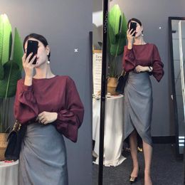 Werk jurken vrouwen elegante kleding set rok losse lange lantaarn mouw blouse tops en ruches onregelmatige gesneden sexy rokken pakken NS998