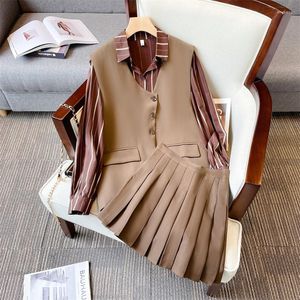 Vestidos de trabajo Mujeres Ropa profesional Conjunto de tres piezas Otoño 2022 Moda Camisa a rayas de manga larga Traje Chaleco Falda plisada de cintura alta