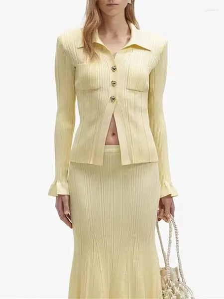 Robes de travail femmes jaune tricot pull ou jupe ensemble boutons en métal extensible col rabattu manteau à manches longues taille haute plissé Midi