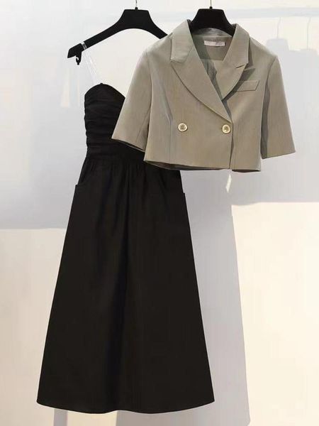 Robes de travail Xgoth Femmes 2pcs Robe Costume D'été Coréen Tempérament Crop Blazer Veste Réduction De L'âge Noir Halter Fille Deux Pièces Costumes