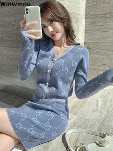 Werkjurken Y2k Geruite gebreide rok Outfit Dames Koreaanse slanke top met enkele rij knopen Conjuntos Chic Mode Knielange Faldas 2-delige sets