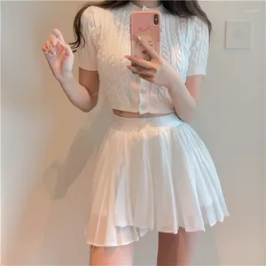 Robes de travail Y2k Style petite fille 2 pièces jupe ensembles à manches courtes mignon tricot chemise haut court plissé blanc Mini Sexy été 2 pièces costume